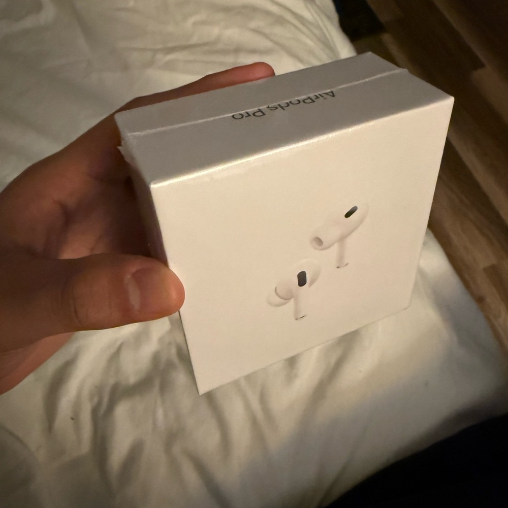 Apple AirPods Pro Box in White